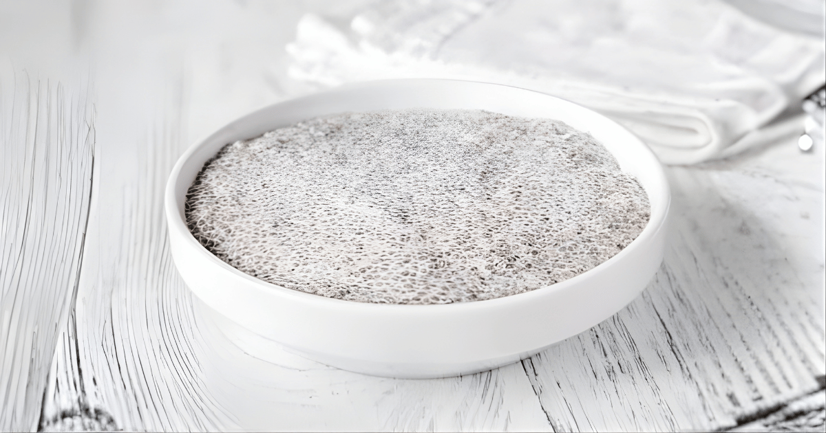Semi di chia con yogurt: il trucco consigliato da un chirurgo del NHS per aumentare l’assorbimento dei nutrienti e i benefici per la salute.