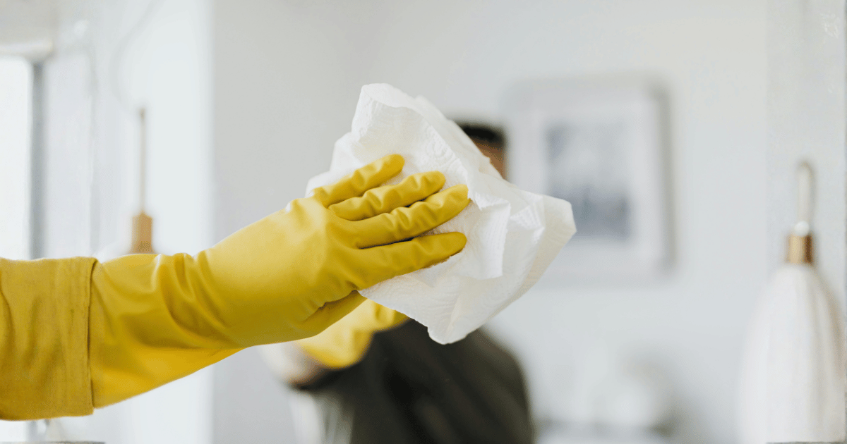 Pulizia degli specchi trasparenti: il segreto per un riflesso impeccabile